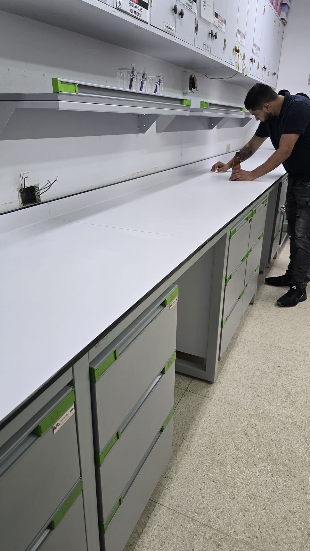 Mobiliario Norlab en el Instituto Gorgas, proyecto coordinado por TPLAB