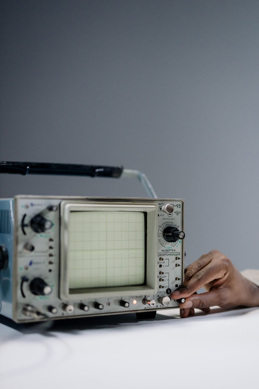 Rohde & Schwarz, Producción, QA y educación