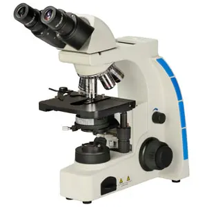 Microscopio trinocular MB522T con cámara digital de 5 MP montada sobre el puerto superior.